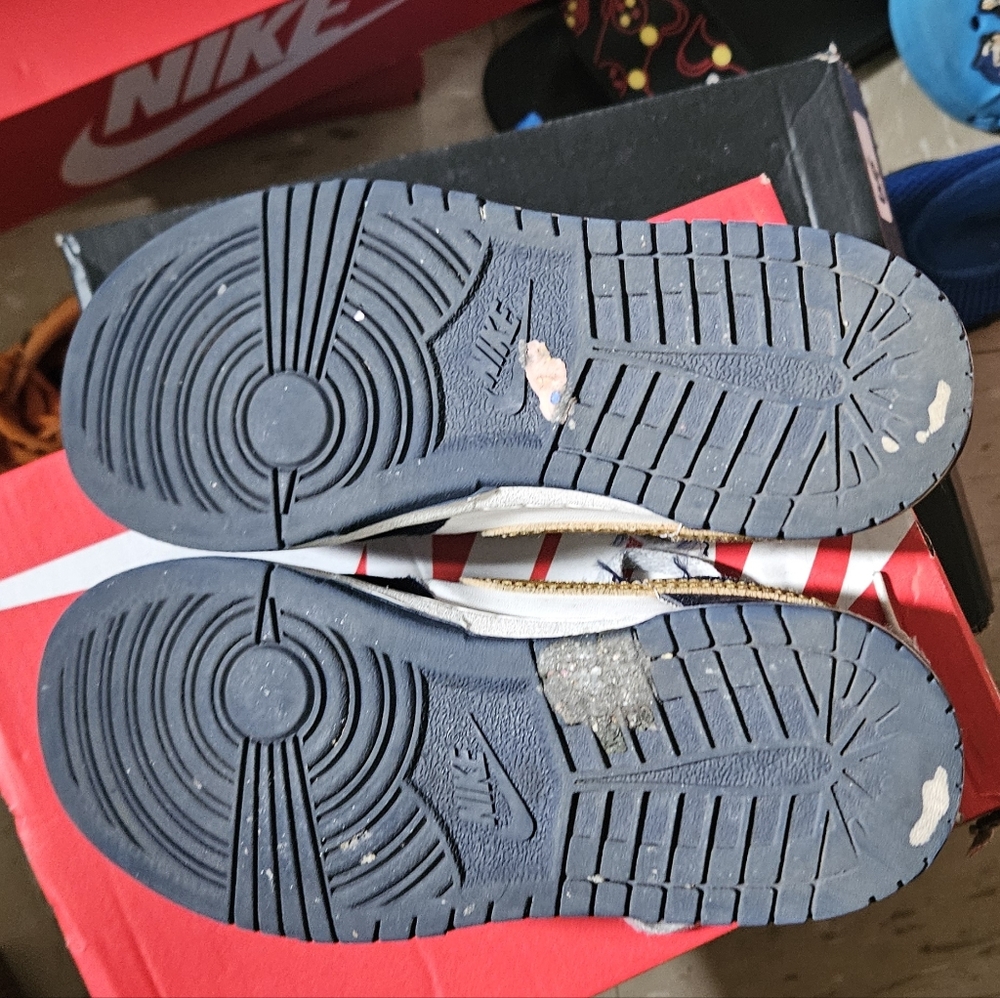 Nike Dunks - Picture 4 of 5